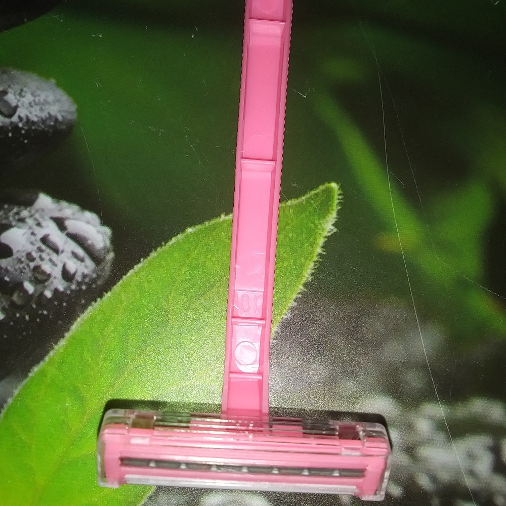 Pink Twin Razors Blades - Picture 4 of 4